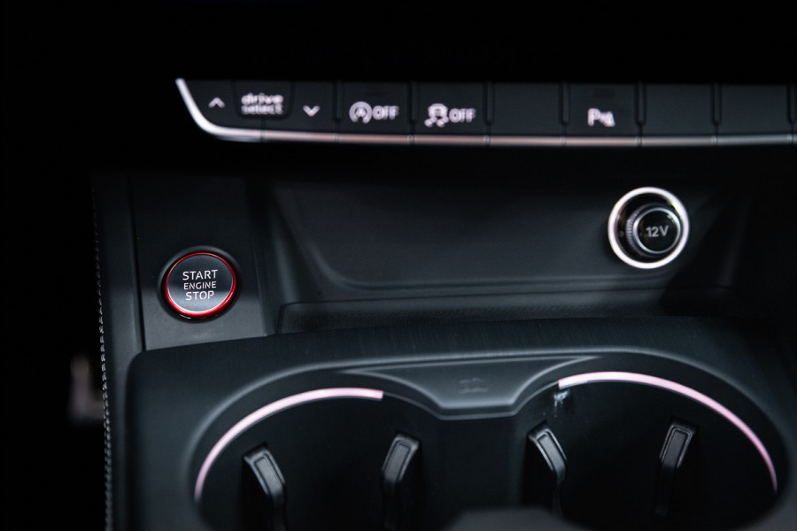 Audi A4 Avant 2.9 TFSI RS 4 quattro / Keramisch / RS Dynamic / B&O / Matrix / Keyless /