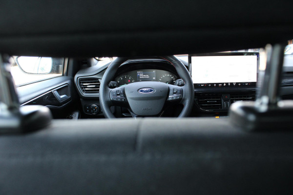 Ford FOCUS Wagon 1.0 EcoBoost Hybrid ST-Line | Trekhaak | Camera | Navigatie | Cruise Control | Climate Control |