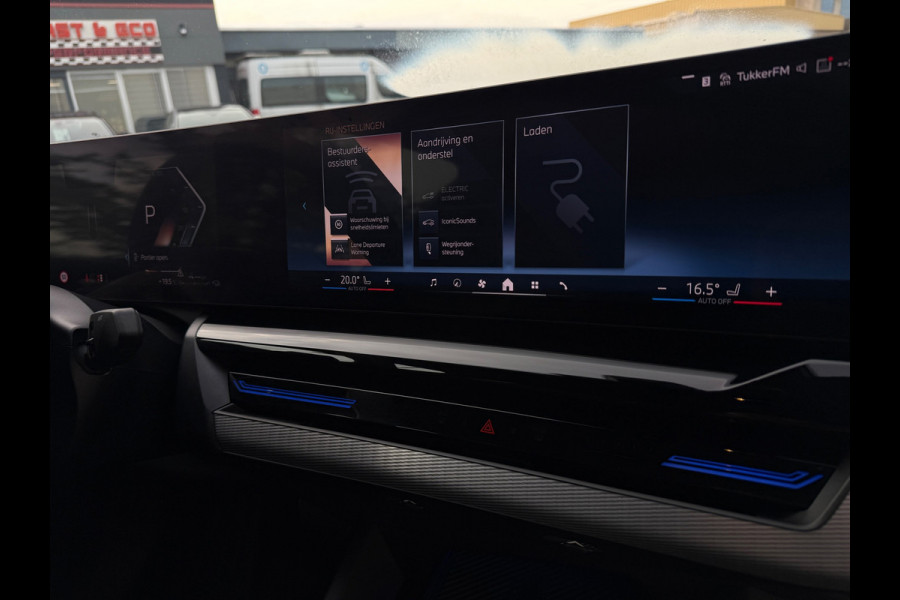 BMW 5 Serie 530e PHEV 09-2024 M-SPORT LEDER SFEER CAMERA NAP 1-EIG LUXE