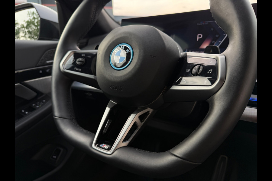 BMW 5 Serie 530e PHEV 09-2024 M-SPORT LEDER SFEER CAMERA NAP 1-EIG LUXE