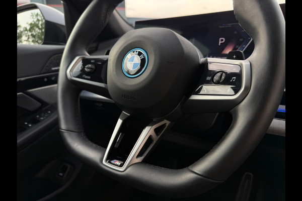 BMW 5 Serie 530e PHEV 09-2024 M-SPORT LEDER SFEER CAMERA NAP 1-EIG LUXE