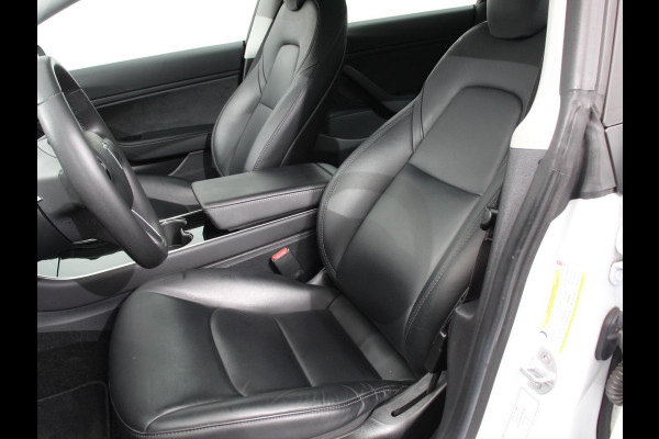 Tesla Model 3 Long Range AWD 75 kWh Navigatie Panorama dak 360 camera Parkeersensoren Stoelverwarming 19" lichtmetalen velgen Ledverlichting Leder Climate Control