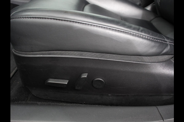 Tesla Model 3 Long Range AWD 75 kWh Navigatie Panorama dak 360 camera Parkeersensoren Stoelverwarming 19" lichtmetalen velgen Ledverlichting Leder Climate Control