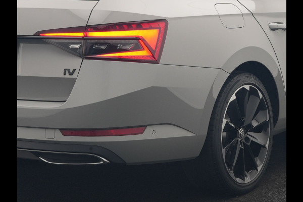 Škoda Superb Combi 1.4 TSI iV Sportline Business PHEV 218pk Dealer O.H. | Trekhaak Af Fabriek | Panodak | Adaptive Cruise | Canton Audio | 360 Camera | Alcantara Sportstoelen Memory & Verwarmd | Sfeerverlichting | Blis | Keyless | Plug In Hybrid |