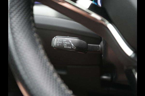 Škoda Superb Combi 1.4 TSI iV Sportline Business PHEV 218pk Dealer O.H. | Trekhaak Af Fabriek | Panodak | Adaptive Cruise | Canton Audio | 360 Camera | Alcantara Sportstoelen Memory & Verwarmd | Sfeerverlichting | Blis | Keyless | Plug In Hybrid |