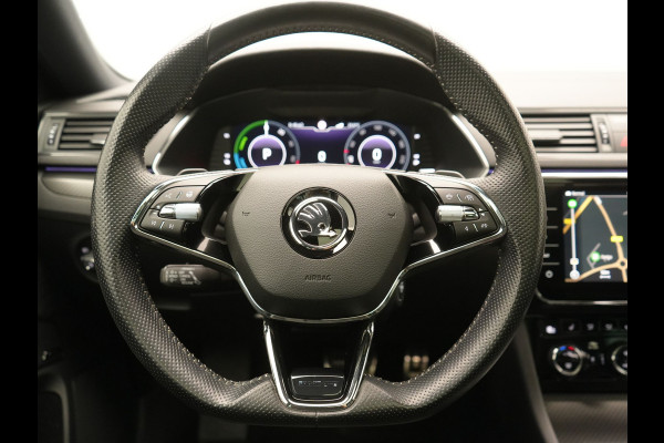 Škoda Superb Combi 1.4 TSI iV Sportline Business PHEV 218pk Dealer O.H. | Trekhaak Af Fabriek | Panodak | Adaptive Cruise | Canton Audio | 360 Camera | Alcantara Sportstoelen Memory & Verwarmd | Sfeerverlichting | Blis | Keyless | Plug In Hybrid |