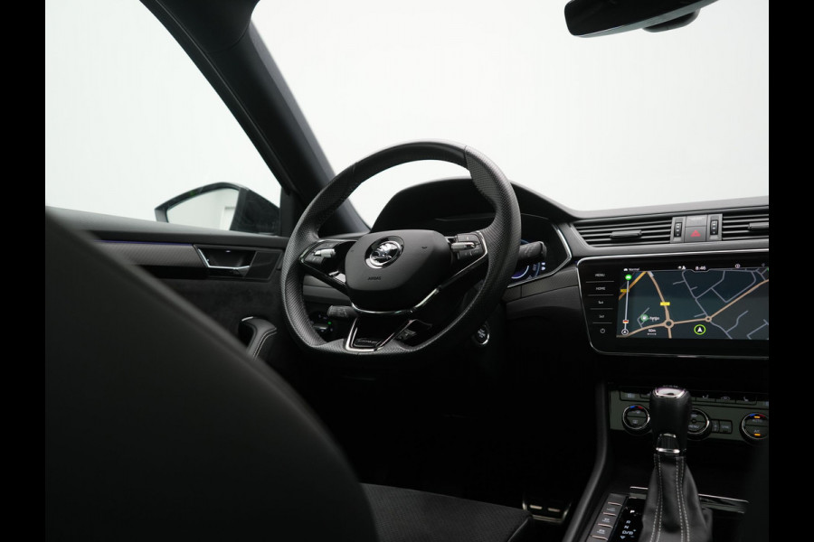 Škoda Superb Combi 1.4 TSI iV Sportline Business PHEV 218pk Dealer O.H. | Trekhaak Af Fabriek | Panodak | Adaptive Cruise | Canton Audio | 360 Camera | Alcantara Sportstoelen Memory & Verwarmd | Sfeerverlichting | Blis | Keyless | Plug In Hybrid |