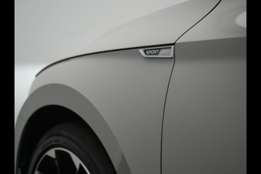 Škoda Superb Combi 1.4 TSI iV Sportline Business PHEV 218pk Dealer O.H. | Trekhaak Af Fabriek | Panodak | Adaptive Cruise | Canton Audio | 360 Camera | Alcantara Sportstoelen Memory & Verwarmd | Sfeerverlichting | Blis | Keyless | Plug In Hybrid |