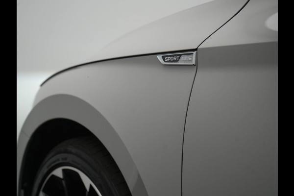 Škoda Superb Combi 1.4 TSI iV Sportline Business PHEV 218pk Dealer O.H. | Trekhaak Af Fabriek | Panodak | Adaptive Cruise | Canton Audio | 360 Camera | Alcantara Sportstoelen Memory & Verwarmd | Sfeerverlichting | Blis | Keyless | Plug In Hybrid |