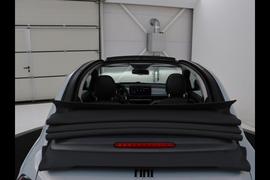 Fiat 500 Cabrio Icon 42 kWh | SOH 90,5 | 3 Fase | Adaptive cruise | Camera | Carplay | DAB | Climate control | Stoelverwarming | Navi. Full map |
