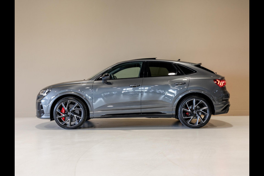 Audi Q3 Sportback TFSI RS / 400pk / Panorama dak / Keramische remschijven / RS Sportuitlaat /
