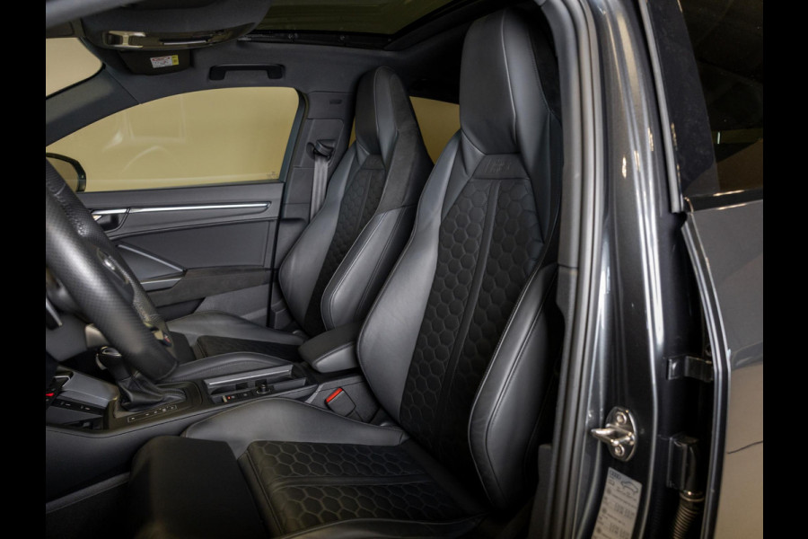 Audi Q3 Sportback TFSI RS / 400pk / Panorama dak / Keramische remschijven / RS Sportuitlaat /