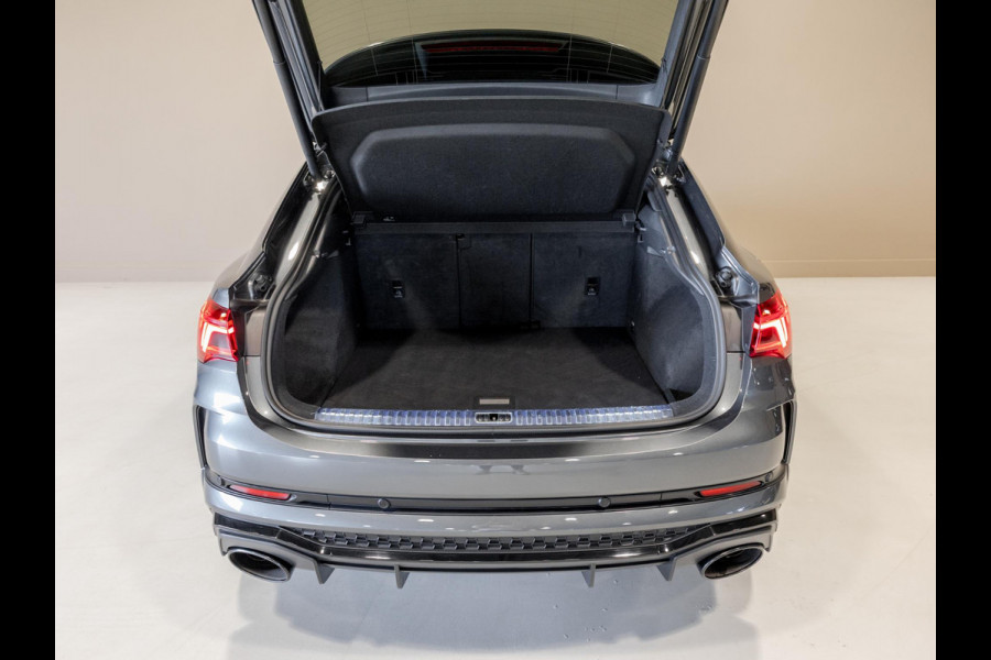 Audi Q3 Sportback TFSI RS / 400pk / Panorama dak / Keramische remschijven / RS Sportuitlaat /