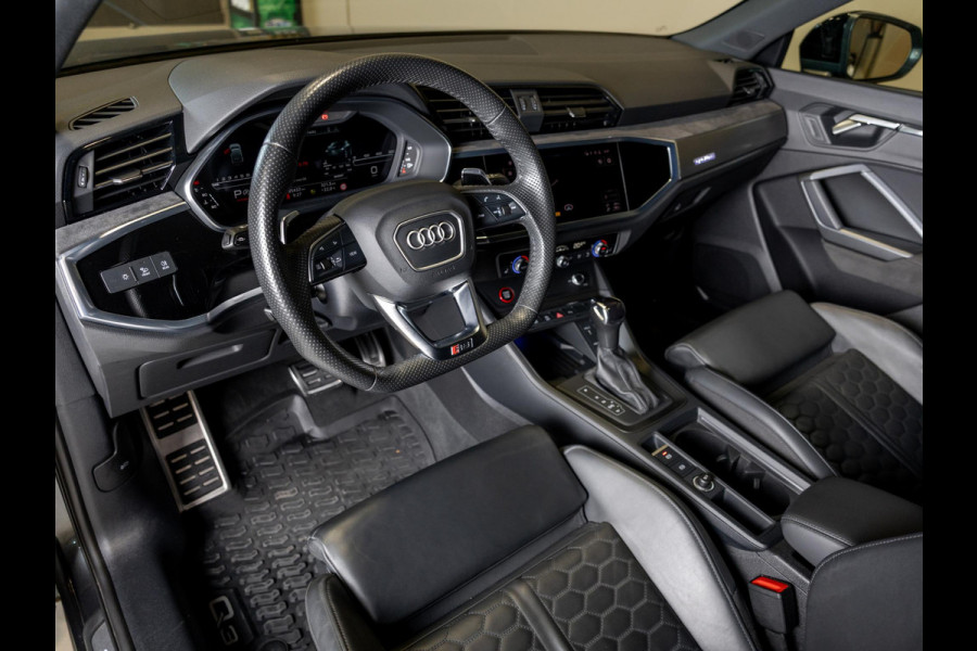 Audi Q3 Sportback TFSI RS / 400pk / Panorama dak / Keramische remschijven / RS Sportuitlaat /