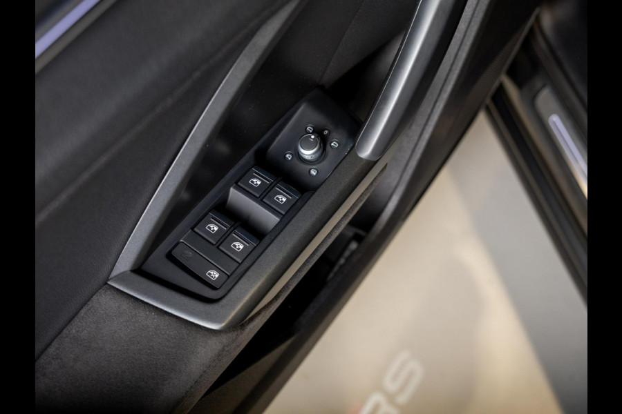 Audi Q3 Sportback TFSI RS / 400pk / Panorama dak / Keramische remschijven / RS Sportuitlaat /