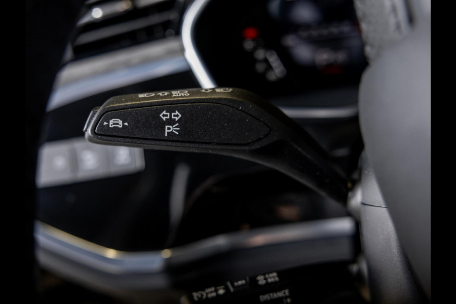Audi Q3 Sportback TFSI RS / 400pk / Panorama dak / Keramische remschijven / RS Sportuitlaat /