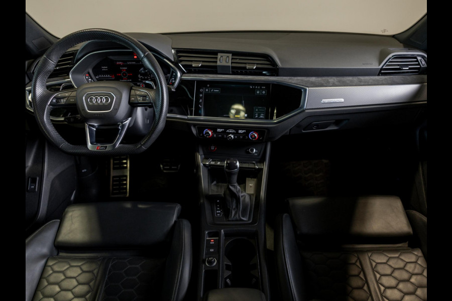 Audi Q3 Sportback TFSI RS / 400pk / Panorama dak / Keramische remschijven / RS Sportuitlaat /