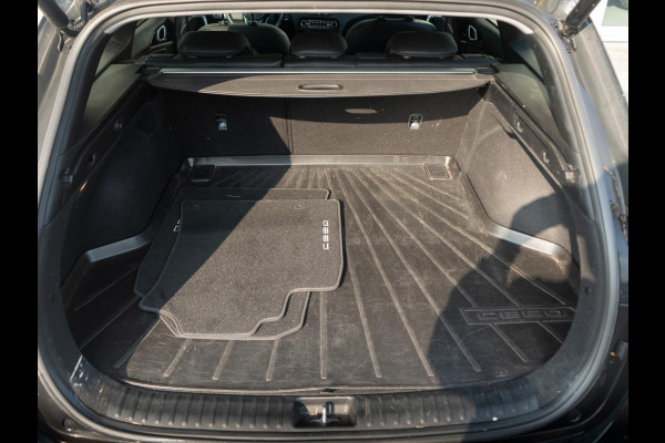 Kia Ceed Sportswagon 1.5 T-GDi DynamicPlusLine | Navigatie | Stoel en stuurverwarming |