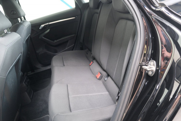 Audi A3 Limousine 30 TFSI Pro Line Automaat - N.A.P. Airco, Cruise, Virtual display, Carplay.