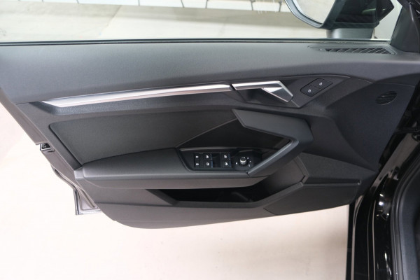 Audi A3 Limousine 30 TFSI Pro Line Automaat - N.A.P. Airco, Cruise, Virtual display, Carplay.