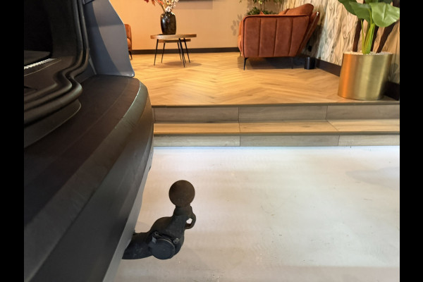 Renault Espace 1.8 TCe Initiale Paris 7P.|Trekhaak|Pano|Carplay|Head-Up|Adaptieve Cruise|Camera|Lane Assist|Leder|Rijklaar
