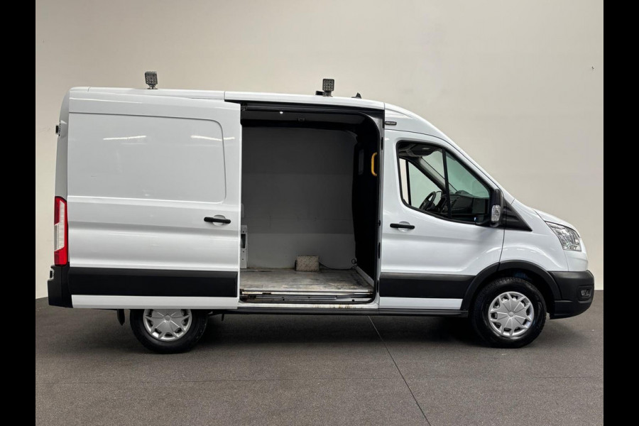 Ford Transit 310 2.0 TDCI L2H2 Trend 130PK Airco Cruise Control Stoelverwarming Verwarmbare voorruit Parkeersensoren Elektrische verstelbare voorstoel