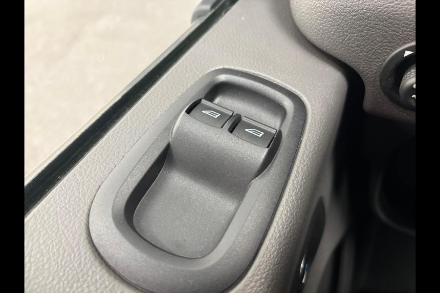 Ford Transit 310 2.0 TDCI L2H2 Trend 130PK Airco Cruise Control Stoelverwarming Verwarmbare voorruit Parkeersensoren Elektrische verstelbare voorstoel