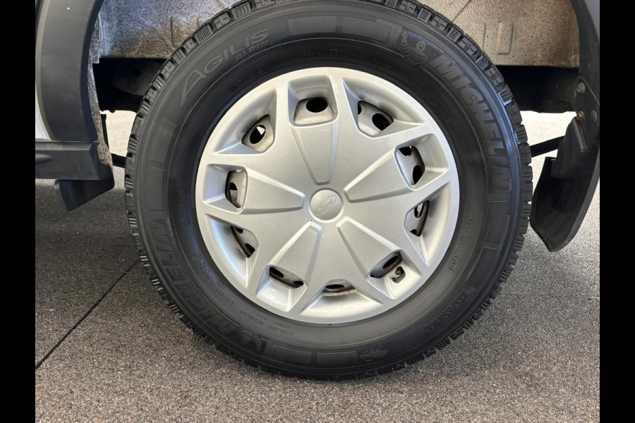 Ford Transit 310 2.0 TDCI L2H2 Trend 130PK Airco Cruise Control Stoelverwarming Verwarmbare voorruit Parkeersensoren Elektrische verstelbare voorstoel