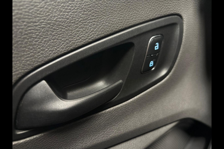 Ford Transit 310 2.0 TDCI L2H2 Trend 130PK Airco Cruise Control Stoelverwarming Verwarmbare voorruit Parkeersensoren Elektrische verstelbare voorstoel
