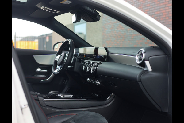 Mercedes-Benz A-Klasse 250 e AMG Line | Pano - Camera - ACC