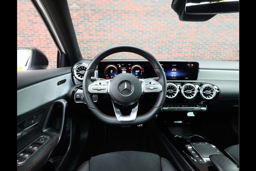 Mercedes-Benz A-Klasse 250 e AMG Line | Pano - Camera - ACC