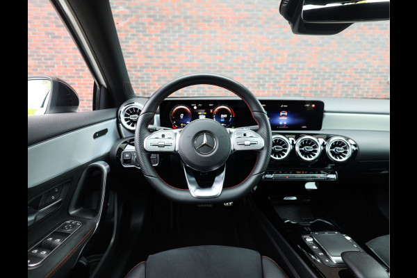 Mercedes-Benz A-Klasse 250 e AMG Line | Pano - Camera - ACC