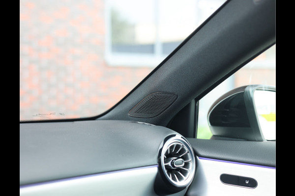 Mercedes-Benz A-Klasse 250 e AMG Line | Pano - Camera - ACC