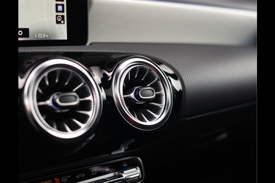 Mercedes-Benz A-Klasse 250 e AMG Line | Pano - Camera - ACC