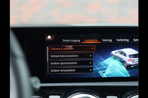 Mercedes-Benz A-Klasse 250 e AMG Line | Pano - Camera - ACC
