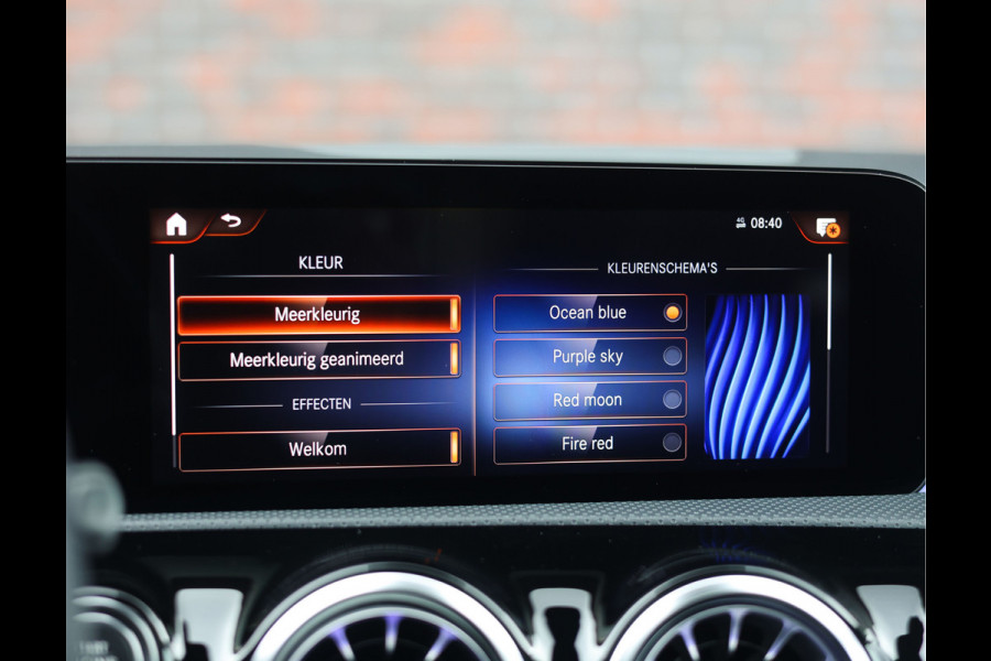 Mercedes-Benz A-Klasse 250 e AMG Line | Pano - Camera - ACC