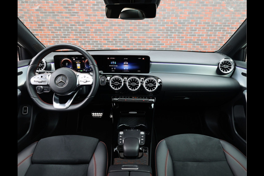 Mercedes-Benz A-Klasse 250 e AMG Line | Pano - Camera - ACC