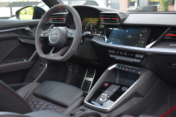 Audi A3 Sportback 2.5 TFSI RS 3 quattro HUD Pano Massage Keyless B&O Lane