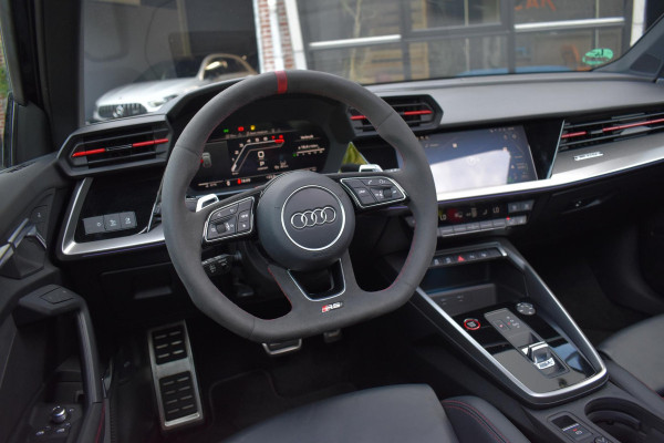 Audi A3 Sportback 2.5 TFSI RS 3 quattro HUD Pano Massage Keyless B&O Lane