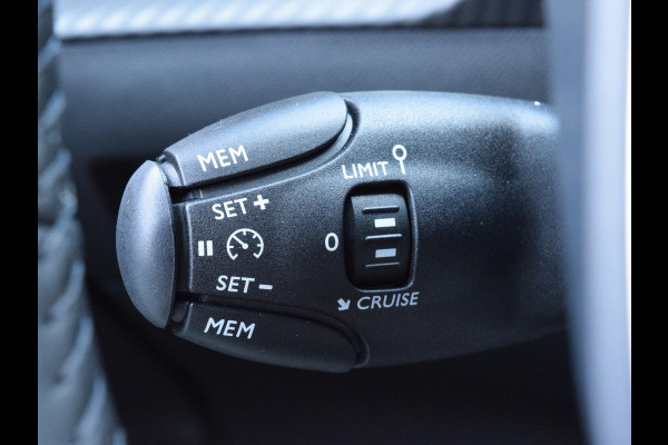 Peugeot 208 1.2 Hybrid 110 e-DCS6 Style | AIRCO | CRUISE CONTROL | APPLE CARPLAY | PARKEERSENSOREN |
