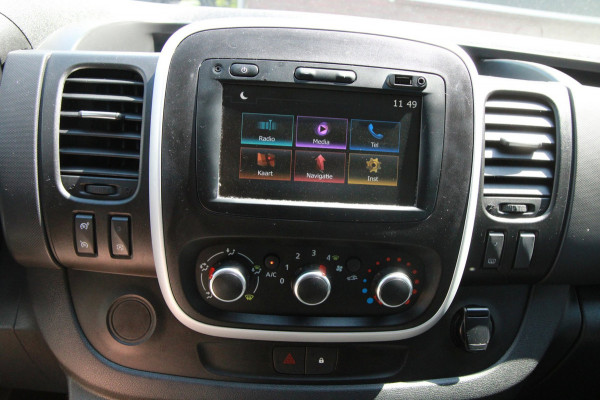 Renault Trafic 2.0 dCi 120PK L2H1 Work Edition / Laadruimte inrichting / Navi / 3 zits