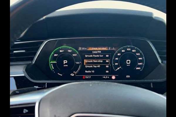 Audi e-tron 50 quattro S edition 71 kWh 313pk | Panoramadak | Adaptieve cruise controle | Lederen bekleding | Elektrisch verstelbare voorstoelen met geheugen | Head Up Display | Trekhaak