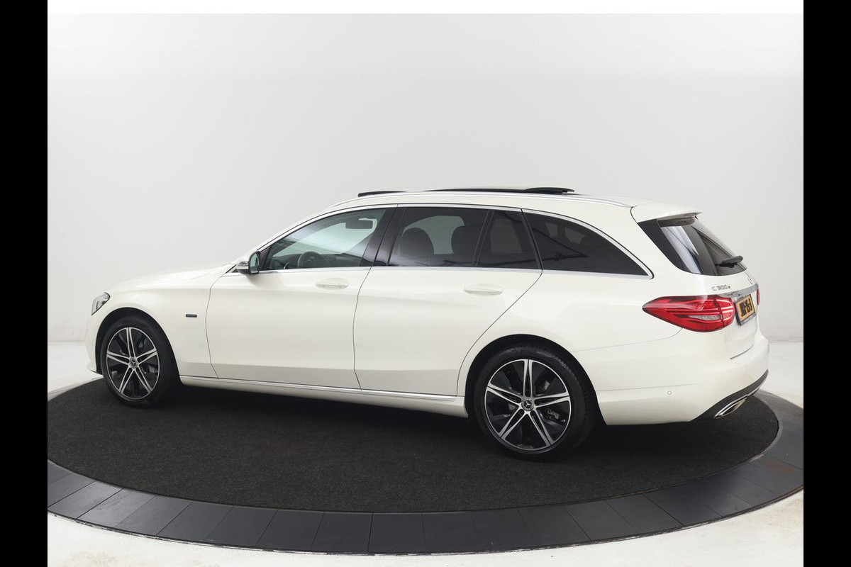 Mercedes-Benz C-Klasse Estate 300 e Business Solution AMG Limited | Panoramadak | Leder Exclusief | Burmester Surround | Stoelverwarming | Camera | Carplay | Dodehoek detectie | Navigatie | Full LED