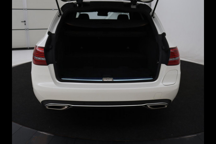 Mercedes-Benz C-Klasse Estate 300 e Business Solution AMG Limited | Panoramadak | Leder Exclusief | Burmester Surround | Stoelverwarming | Camera | Carplay | Dodehoek detectie | Navigatie | Full LED