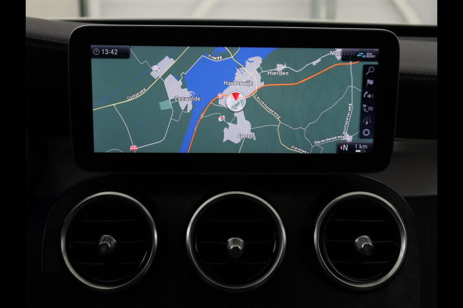 Mercedes-Benz C-Klasse Estate 300 e Business Solution AMG Limited | Panoramadak | Leder Exclusief | Burmester Surround | Stoelverwarming | Camera | Carplay | Dodehoek detectie | Navigatie | Full LED