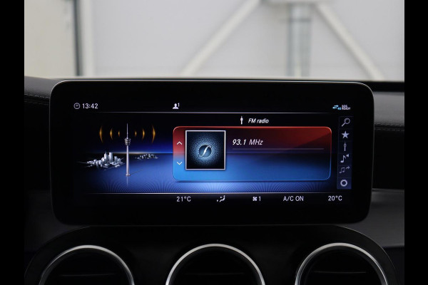Mercedes-Benz C-Klasse Estate 300 e Business Solution AMG Limited | Panoramadak | Leder Exclusief | Burmester Surround | Stoelverwarming | Camera | Carplay | Dodehoek detectie | Navigatie | Full LED