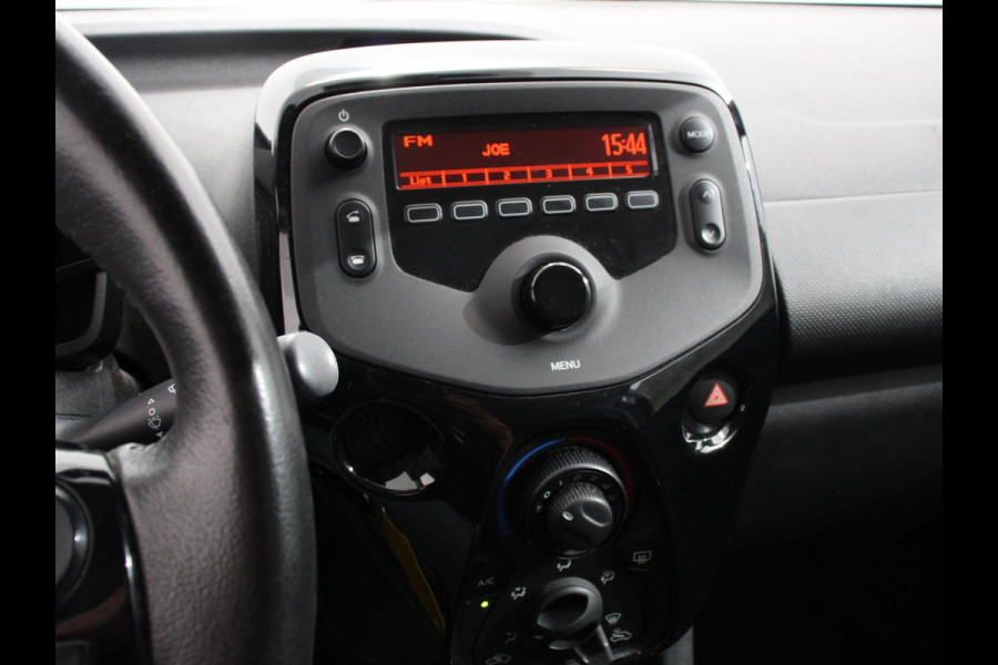 Citroën C1 1.0 VTi Feel Pack comfort Airco Bluetooth Extra getint glas Led 5 deurs