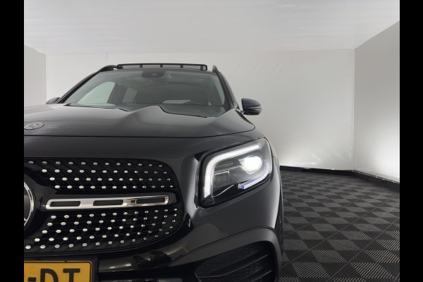 Mercedes-Benz Glb 250 4MATIC AMG-Sportpack Premium Plus Aut. *PANO | TOWBAR | LEATHER-MICROFIBRE | FULL-LED | AMBIENTLIGHT | WIDE-COCKPIT | HEATED-SPORTSEATS | KEYLESS | NAVI-FULLMAP | ECC | SHIFTPADDLES | MEMORY-PACK | PDC | CRUISE | 20''ALU*