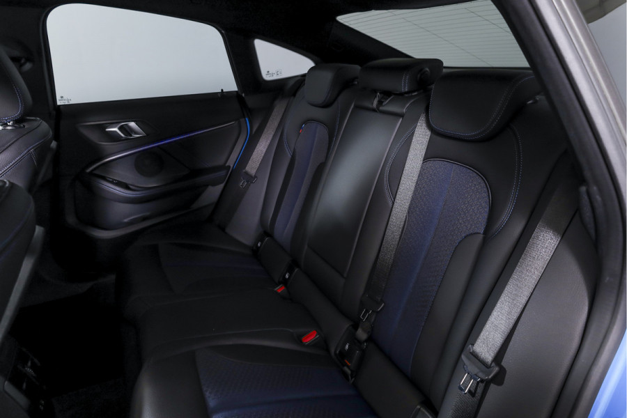 BMW 2 Serie Gran Coupé 218i 136 PK Executive Edition M-Sport Orig. NL | Dig. Cockpit | Head-Up | Cruise | Stoel-+Stuurverw. | PDC | Camera | NAV+App. Connect | ECC | Trekhaak | LM 18" |