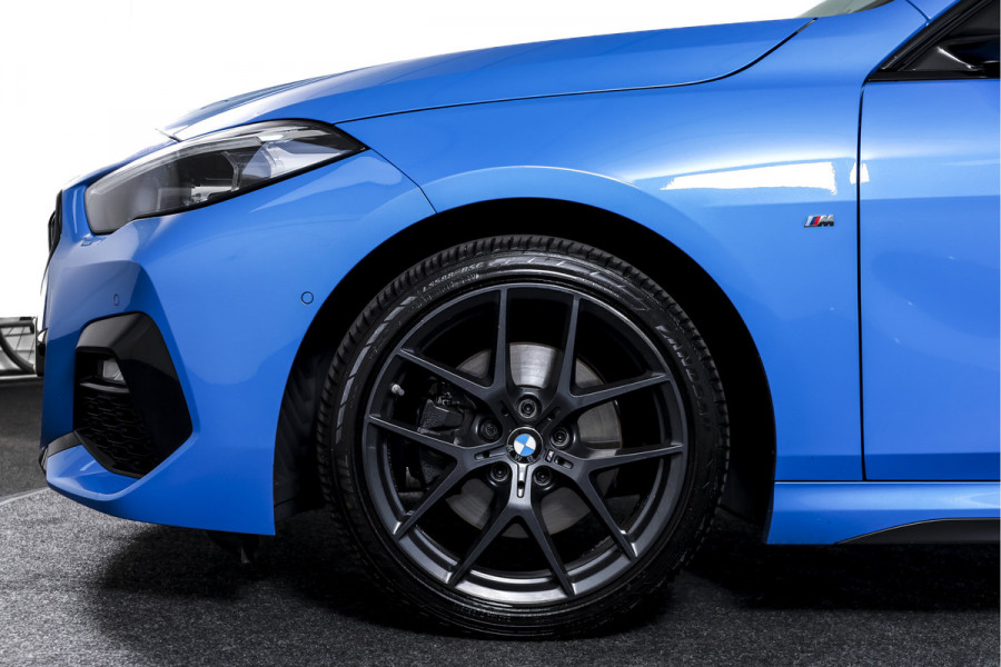 BMW 2 Serie Gran Coupé 218i 136 PK Executive Edition M-Sport Orig. NL | Dig. Cockpit | Head-Up | Cruise | Stoel-+Stuurverw. | PDC | Camera | NAV+App. Connect | ECC | Trekhaak | LM 18" |